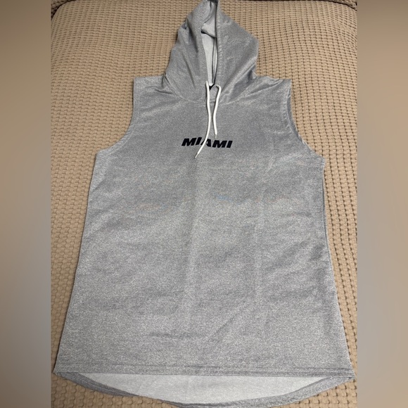 SHEIN Gray Athletic Shorts and Sleeveless Hoodie Set - Picture 3 of 4